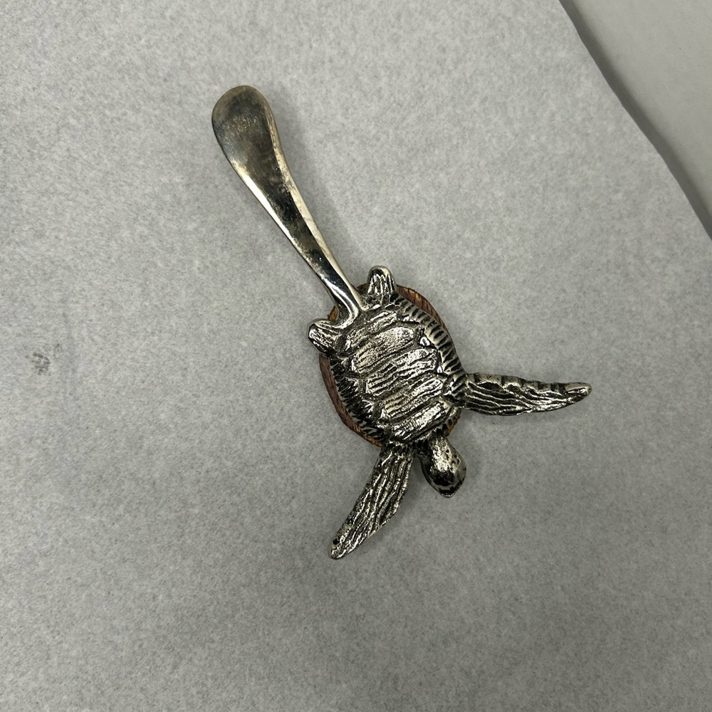 Silver and Brown Turtle Cheese Spreader - Picture 3 of 5